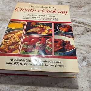 The Encyclopedia of Creative Cooking. 2000 recipes. Colourful pictures.